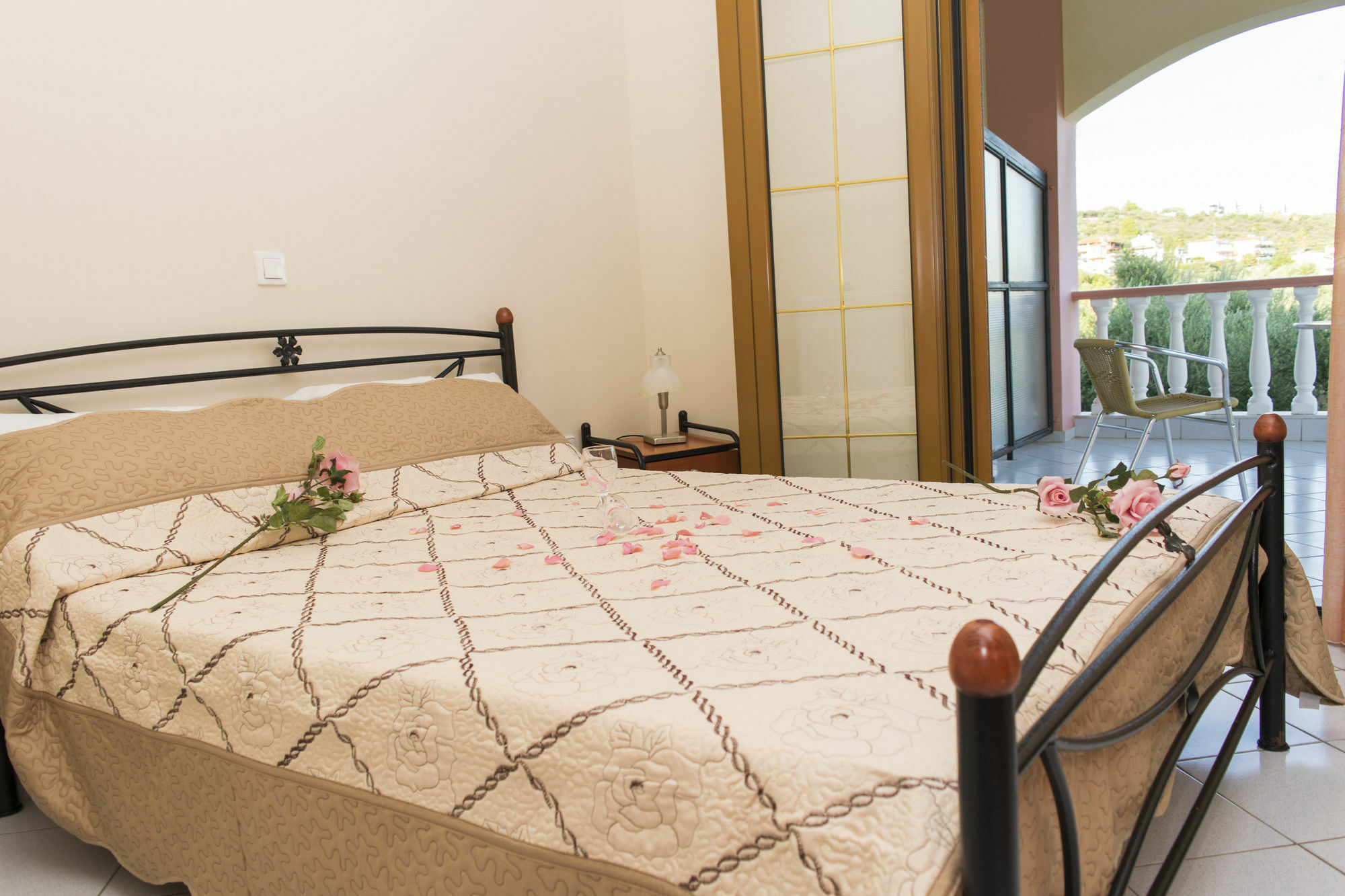 Sofia Apartments Mavrovouni  Экстерьер фото
